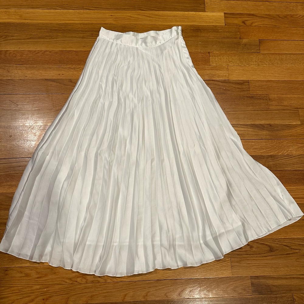 Zara White A-Line Pleated Skirt
